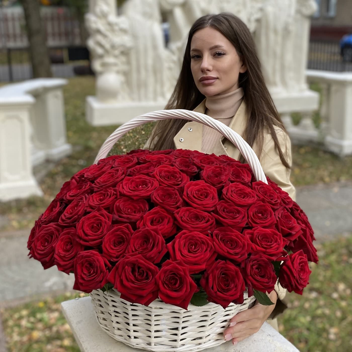 101 красная роза в корзине (цвет на выбор) — фото 2 — купить в Сочи — фото 2