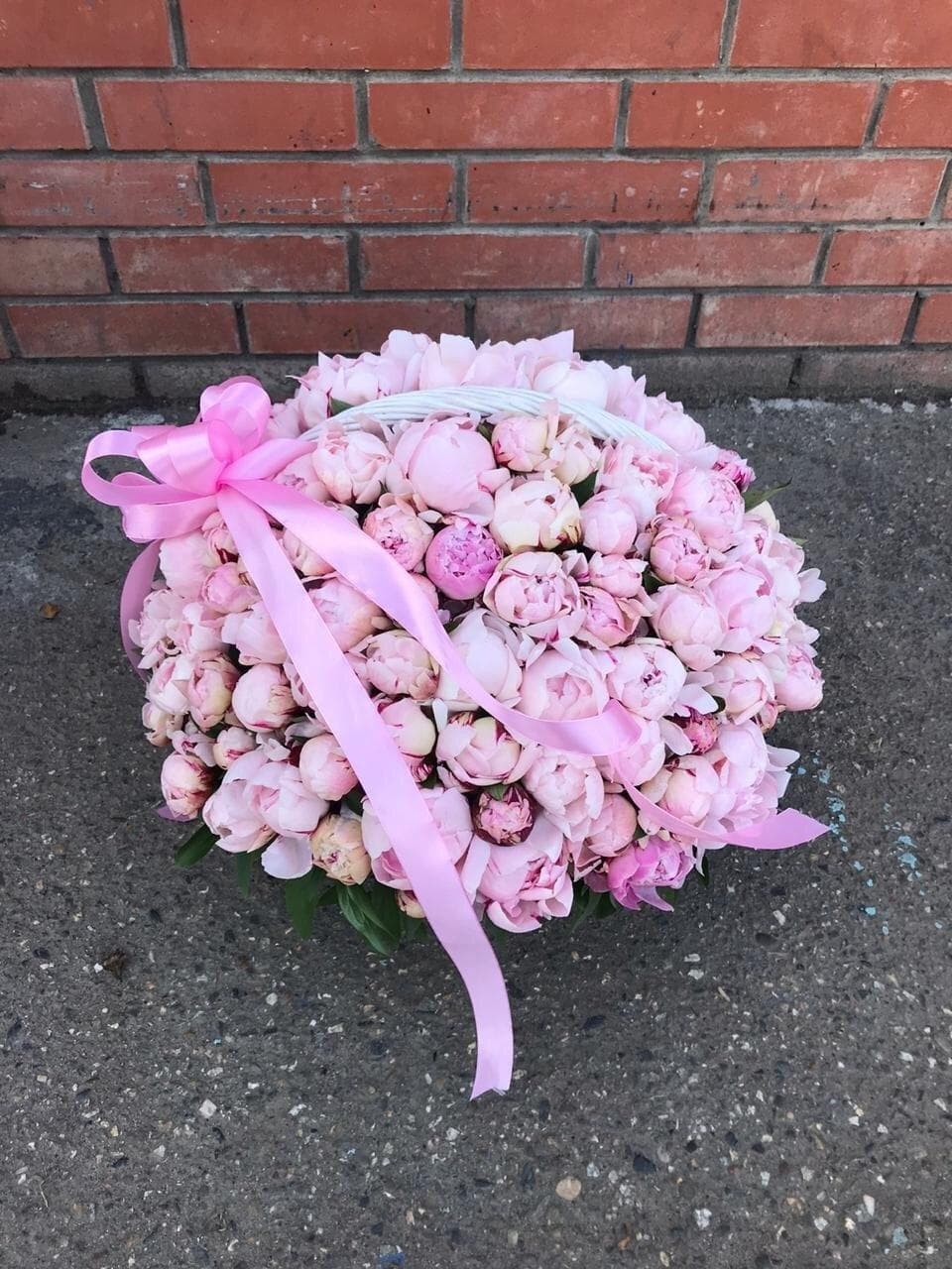 101 пион в корзине — купить в Краснодаре — фото 2