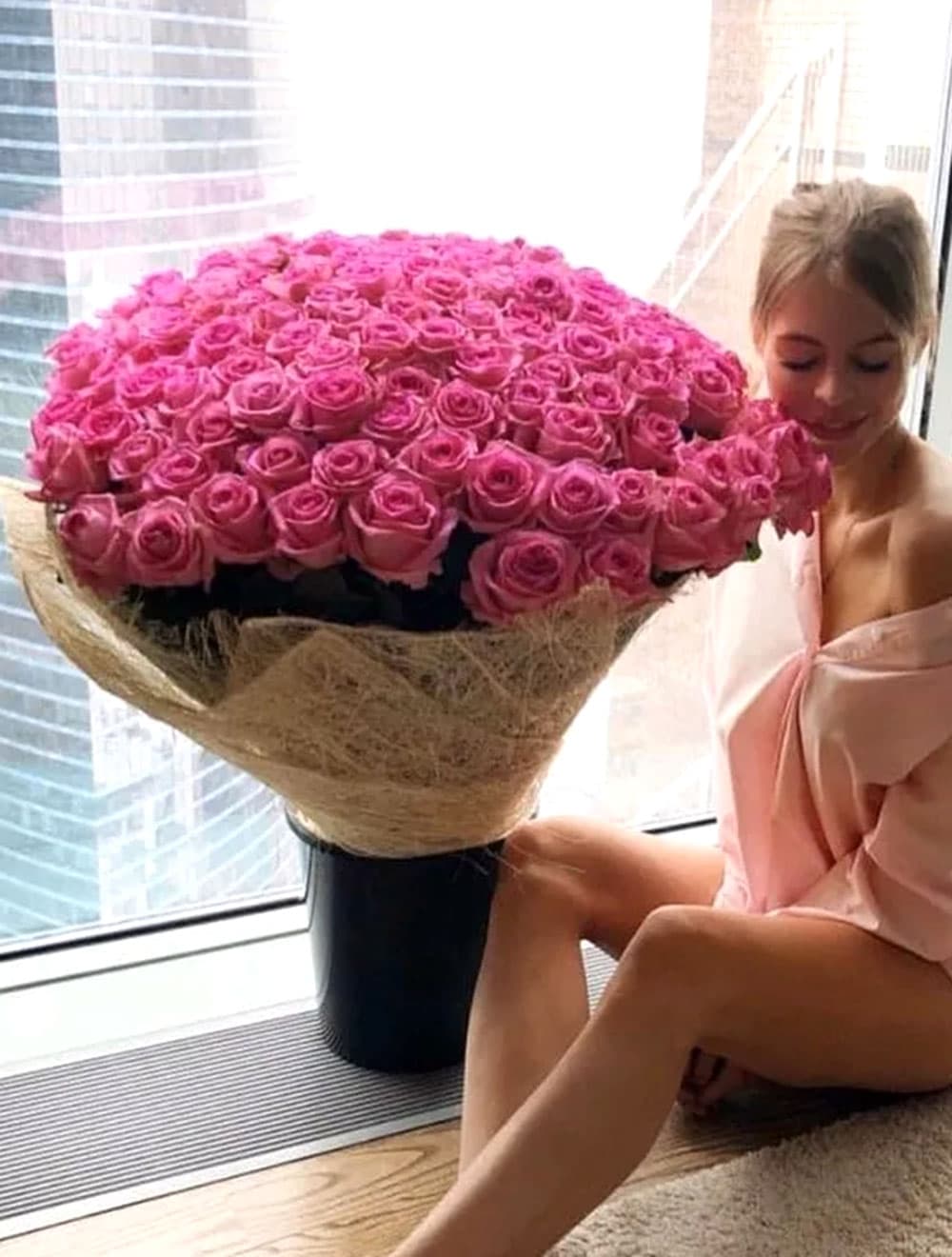 101 роза "Aqua" 80 см