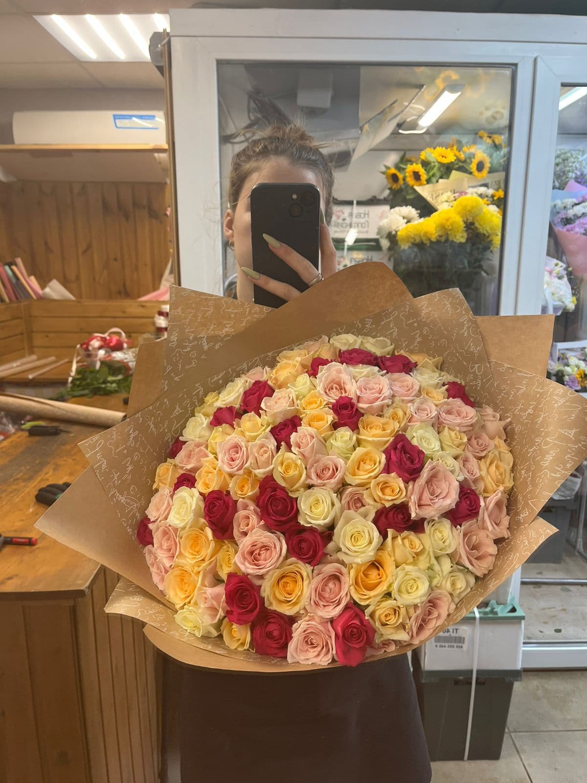 101 роза микс — фото 3 — купить в Краснодаре — фото 3