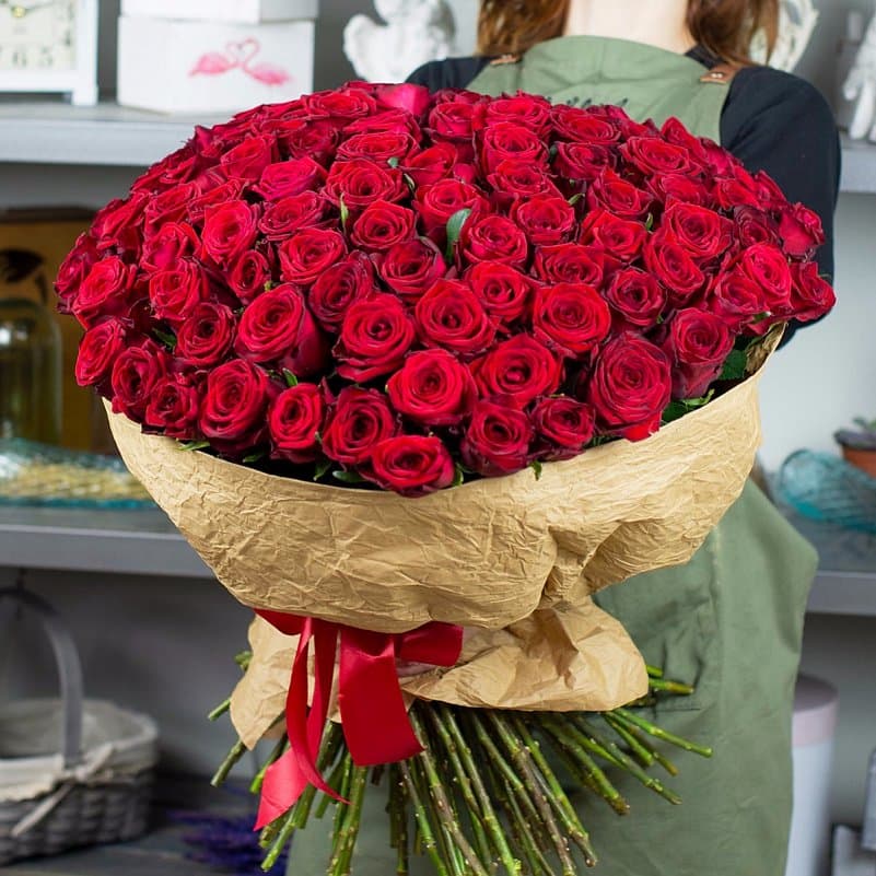 101 Роза "Ред Наоми" 70 см