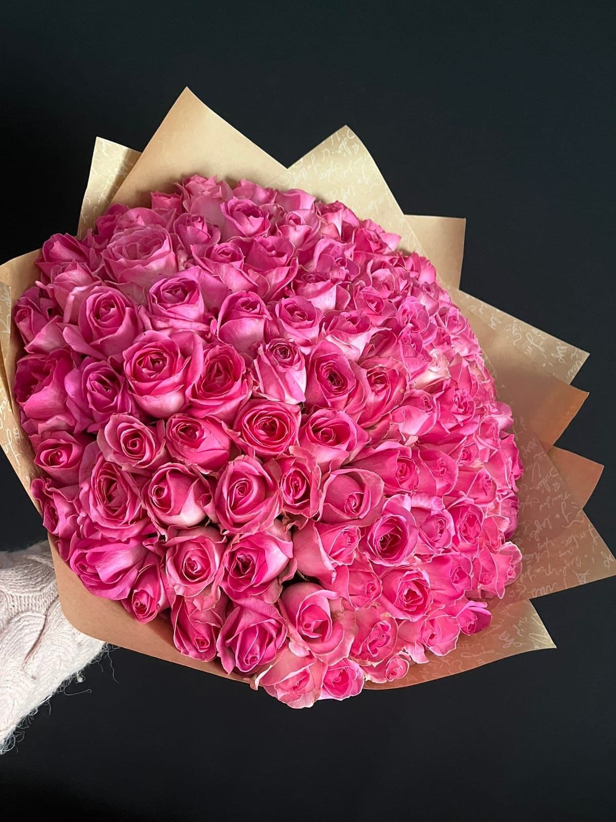 101 роза розовая