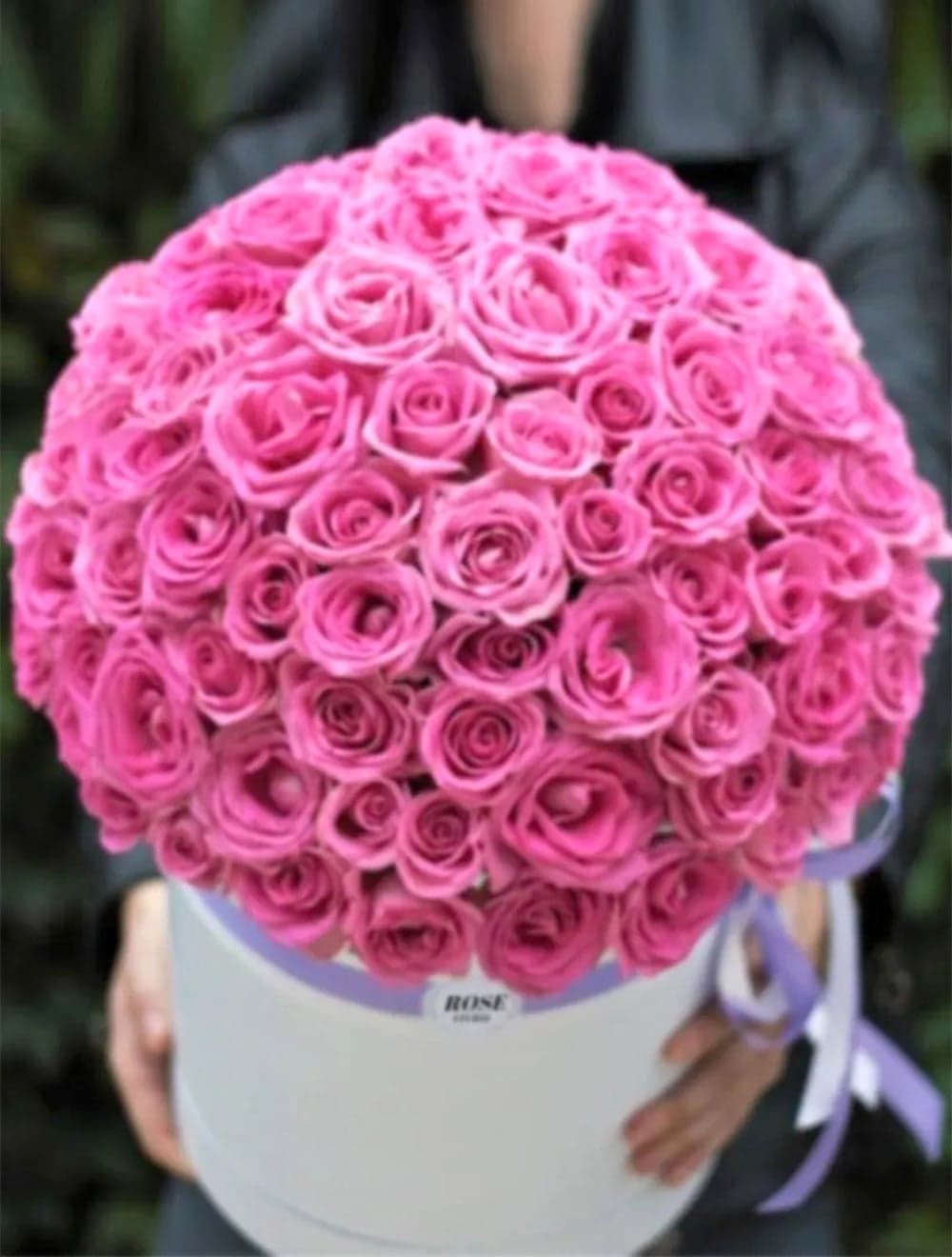 101 розовая роза в шляпной коробке