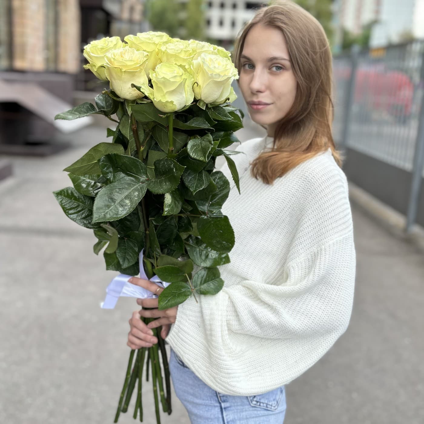 11 белых эквадорских роз 80 см — фото 3 — купить в Сочи — фото 3