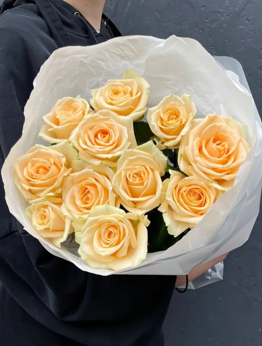 11 персиковых роз — купить в Краснодаре