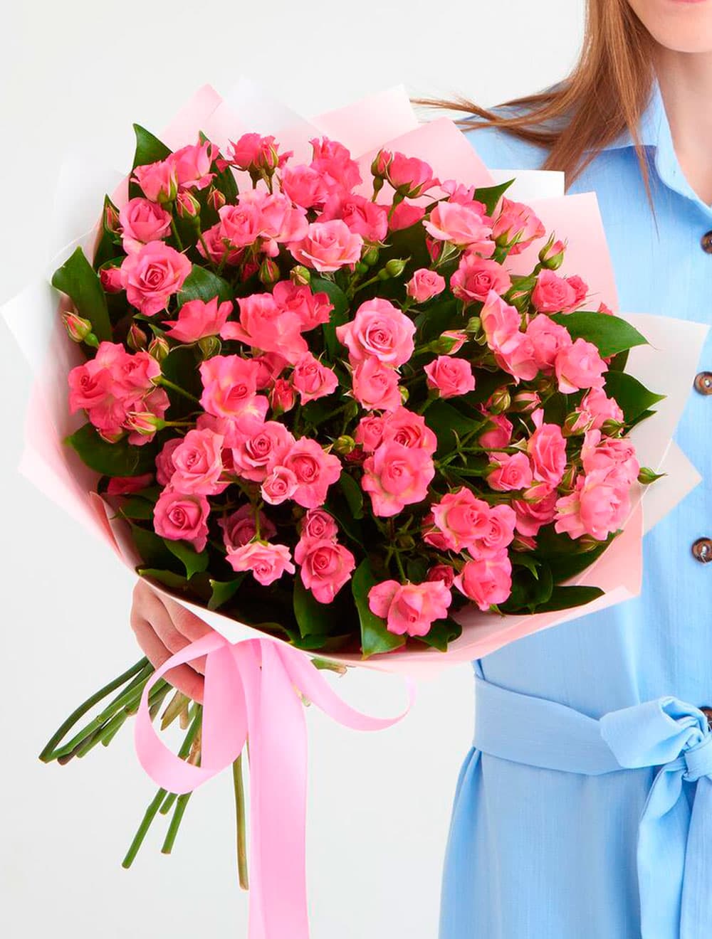11 розовых кустовых роз — фото 1 — купить в Сочи