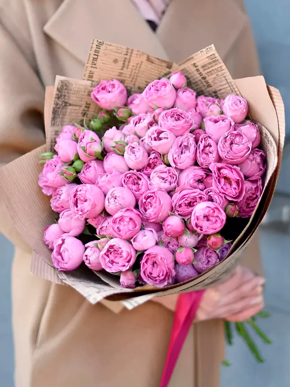 13 пионовидных роз "Misty Bubbles" — купить в Сочи