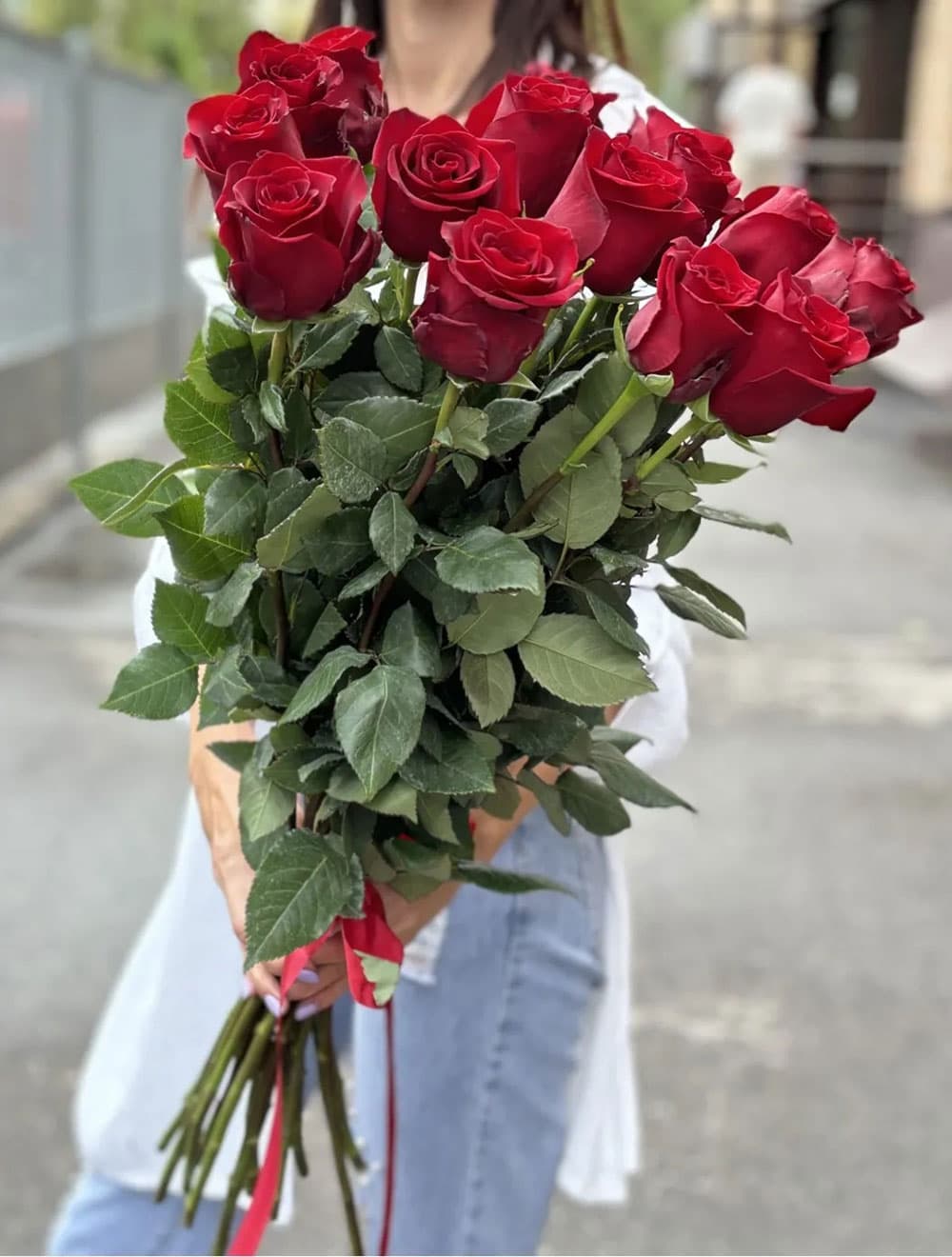 15 голландских роз 80 см (цвет на выбор) — фото 1 — купить в Краснодаре