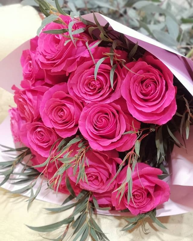 15 роз с зеленью — купить в Волгограде