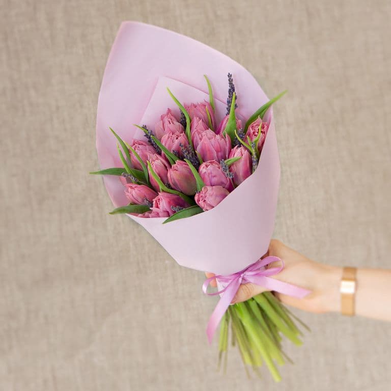 15 сиреневых тюльпанов с лавандой
