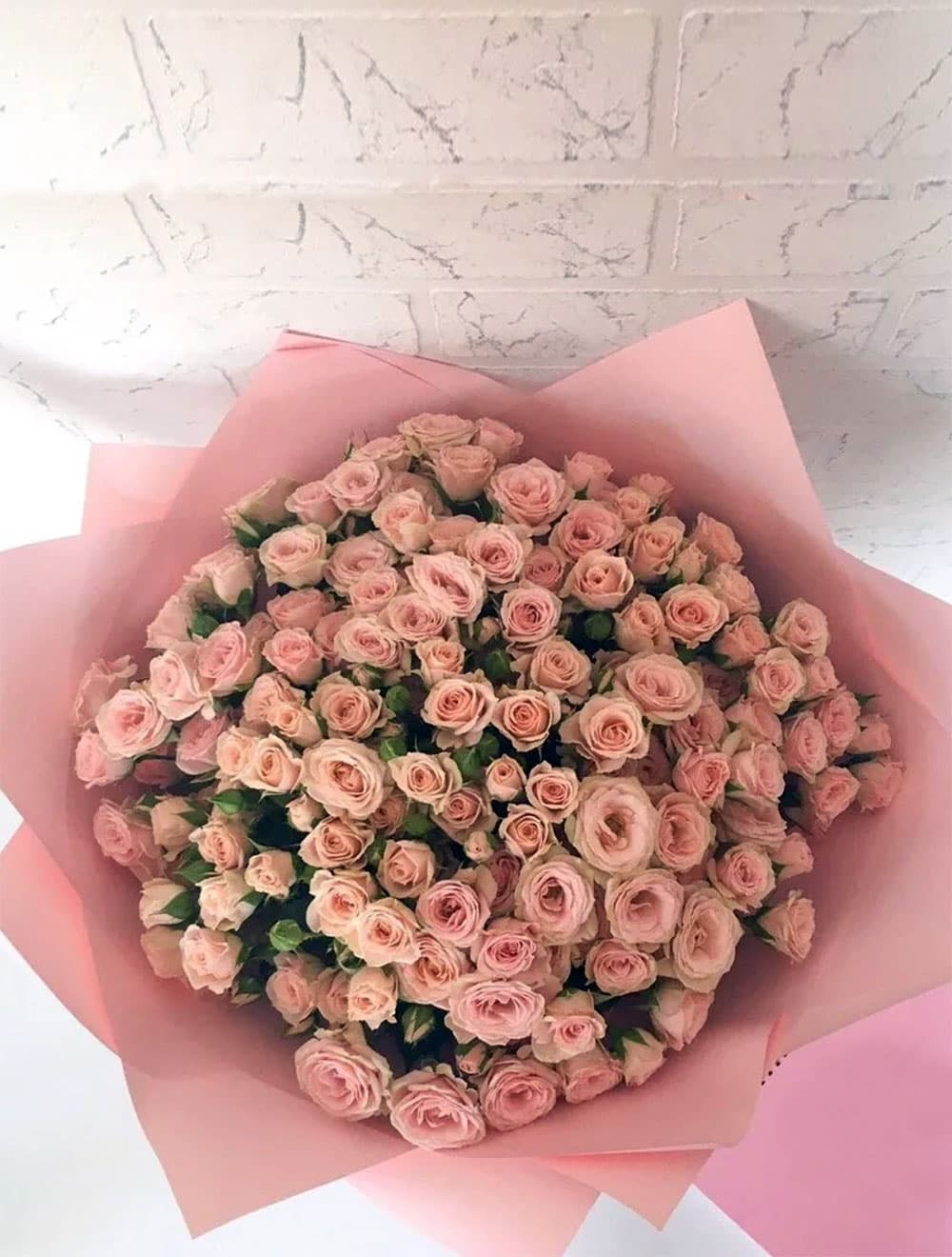 19 кустовых роз — купить в Краснодаре