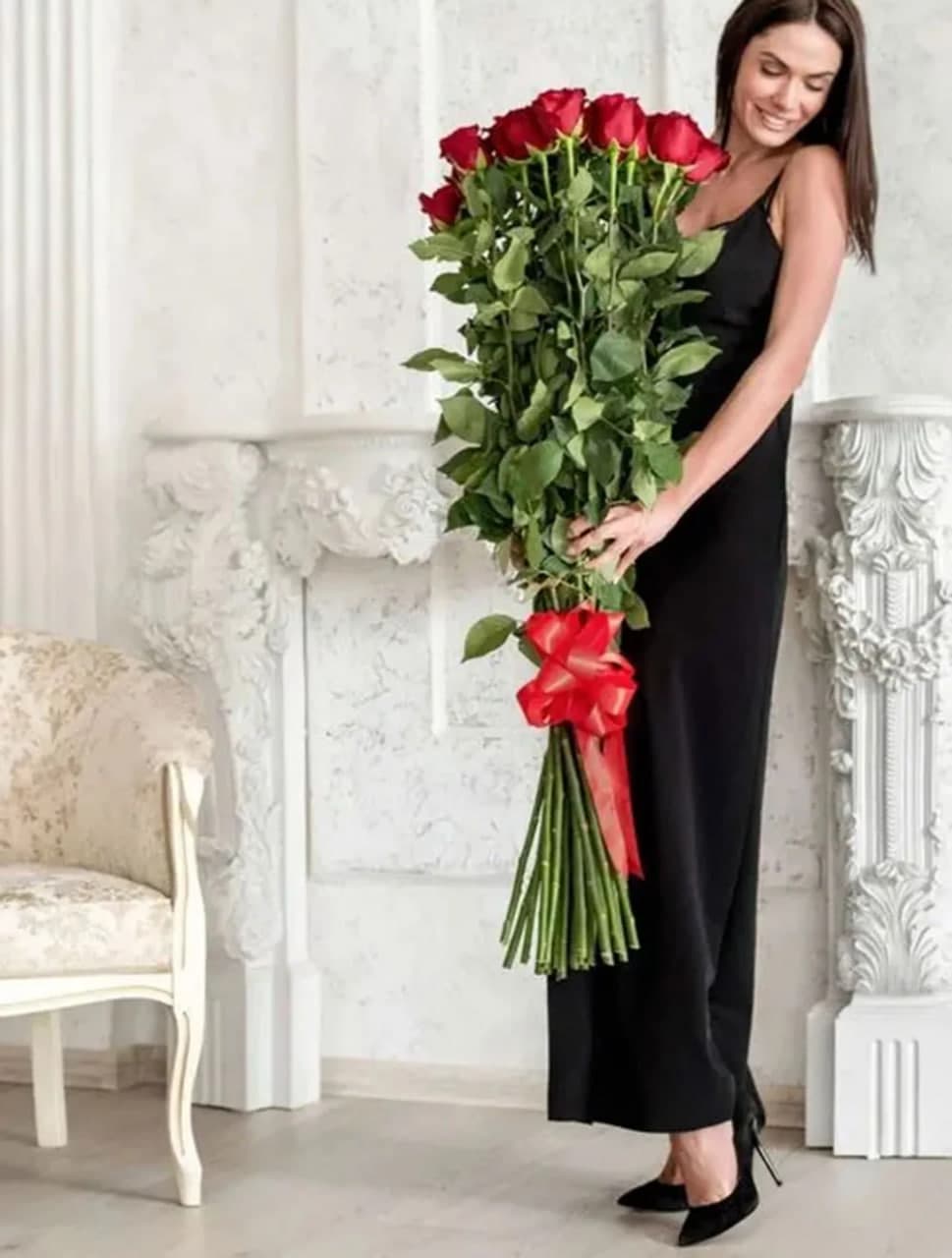 25 голландских роз "макси" (цвет на выбор) — фото 1 — купить в Краснодаре