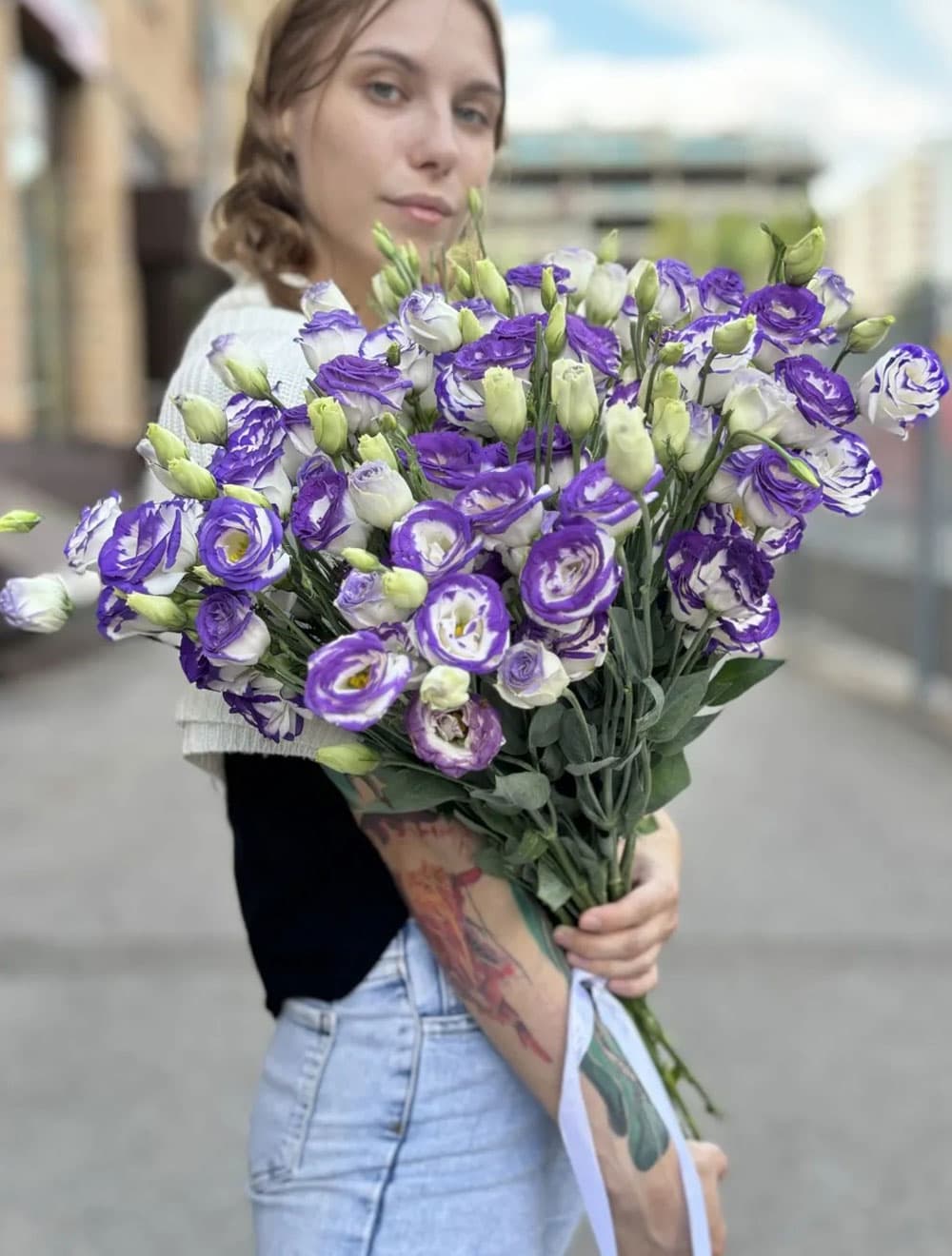 25 веток эустомы (цвет на выбор) — фото 1 — купить в Сочи