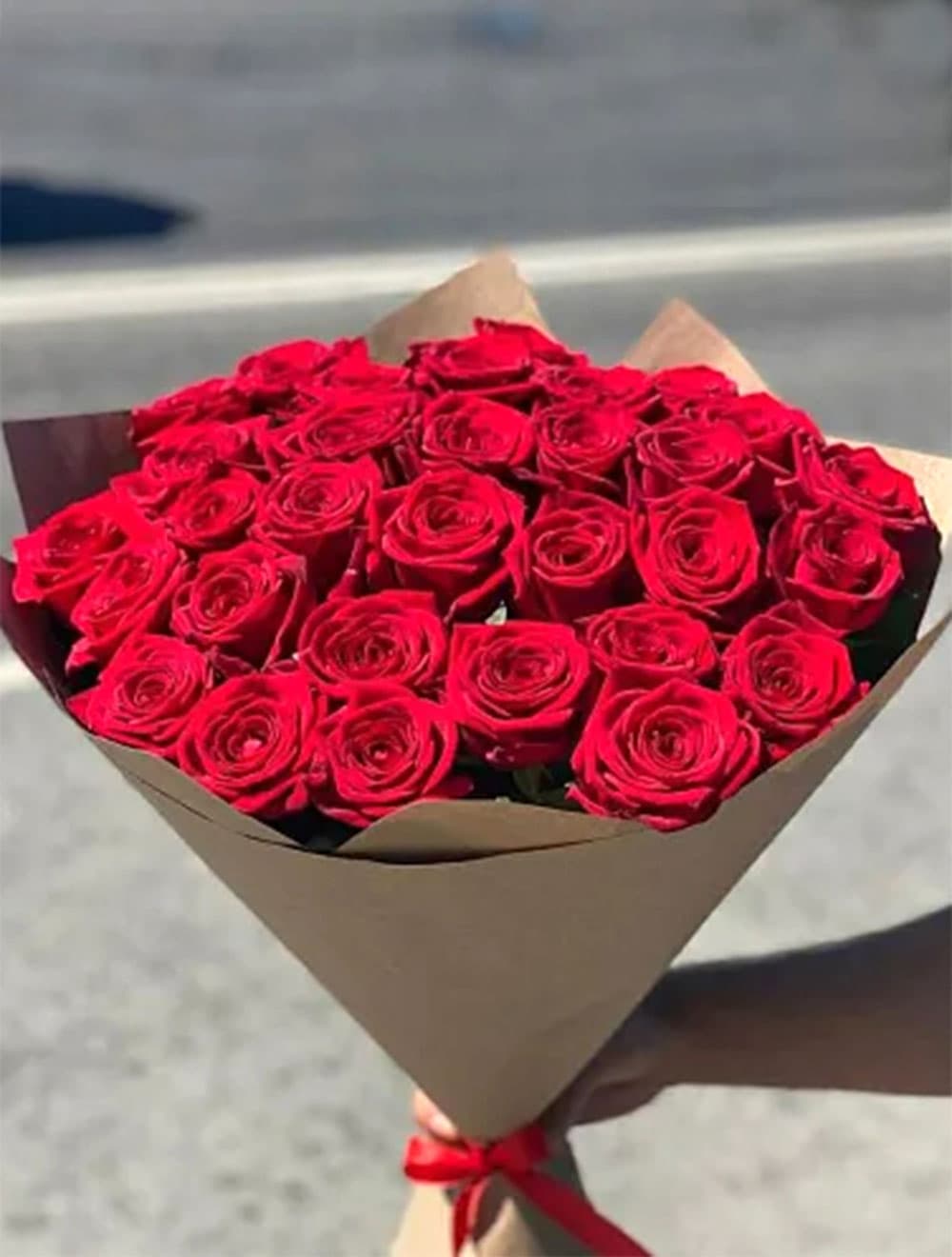 31 роза  (цвет на выбор) — фото 1 — купить в Сочи