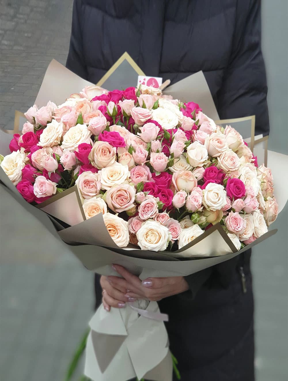 39 кустовых роз