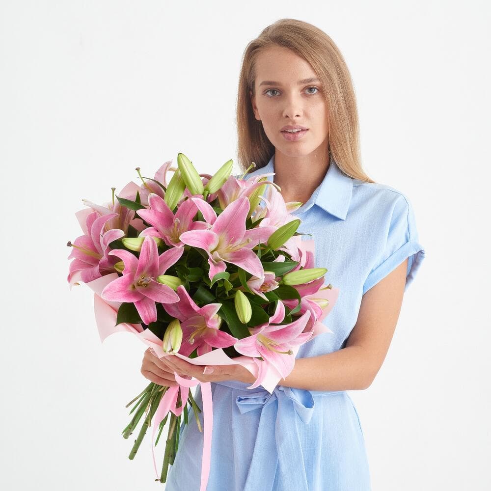 5 розовых лилий — фото 1 — купить в Краснодаре