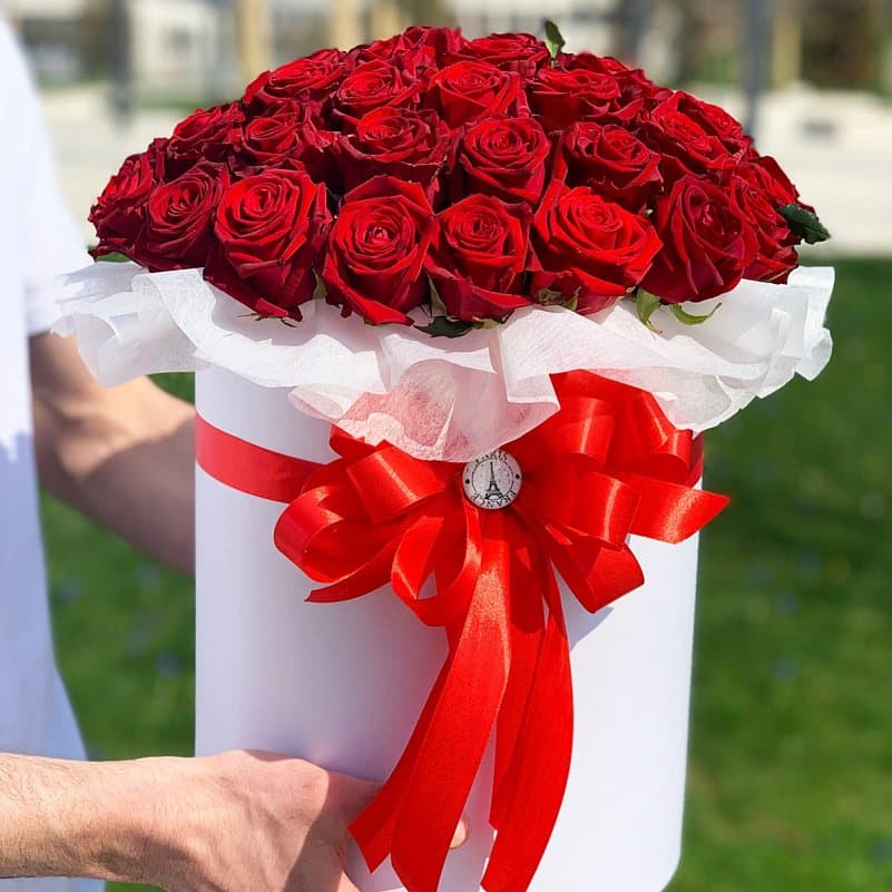 51 красная роза в шляпной коробке — купить в Ростове-на-Дону — фото 2