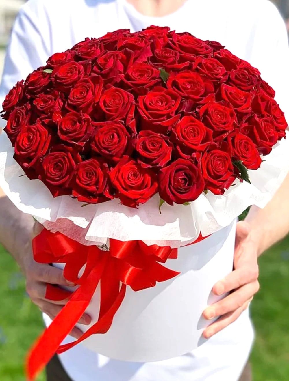 51 красная роза в шляпной коробке