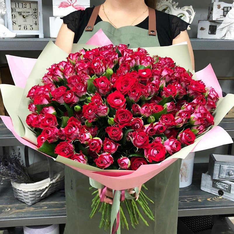 51 кустовая двухцветная роза — купить в Краснодаре