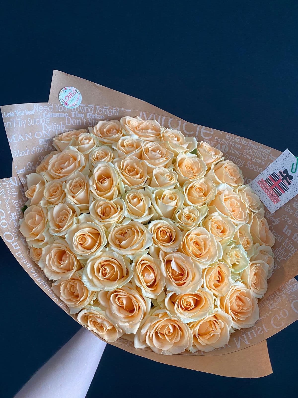 51 роза 40 см персиковая — купить в Краснодаре