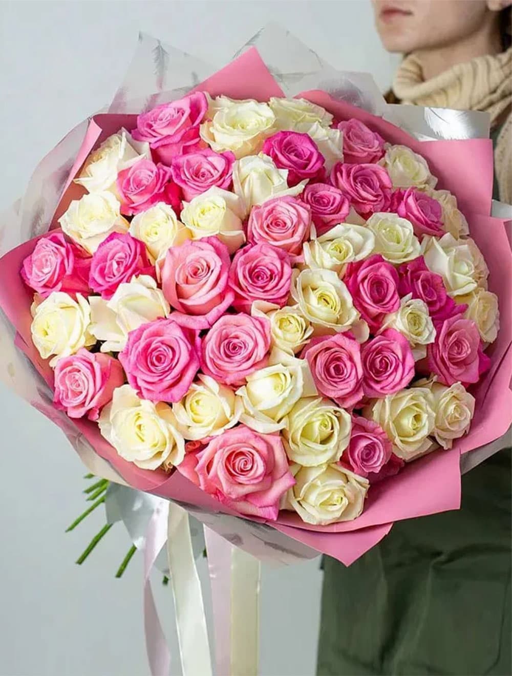 51 роза микс: белые и розовые — купить в Сочи