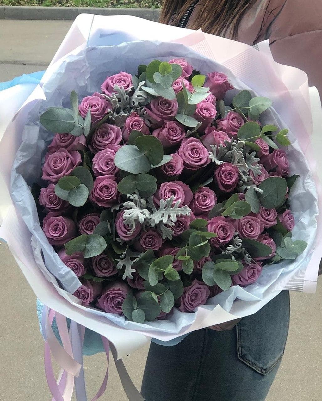 51 роза с эвкалиптом — купить в Ростове-на-Дону