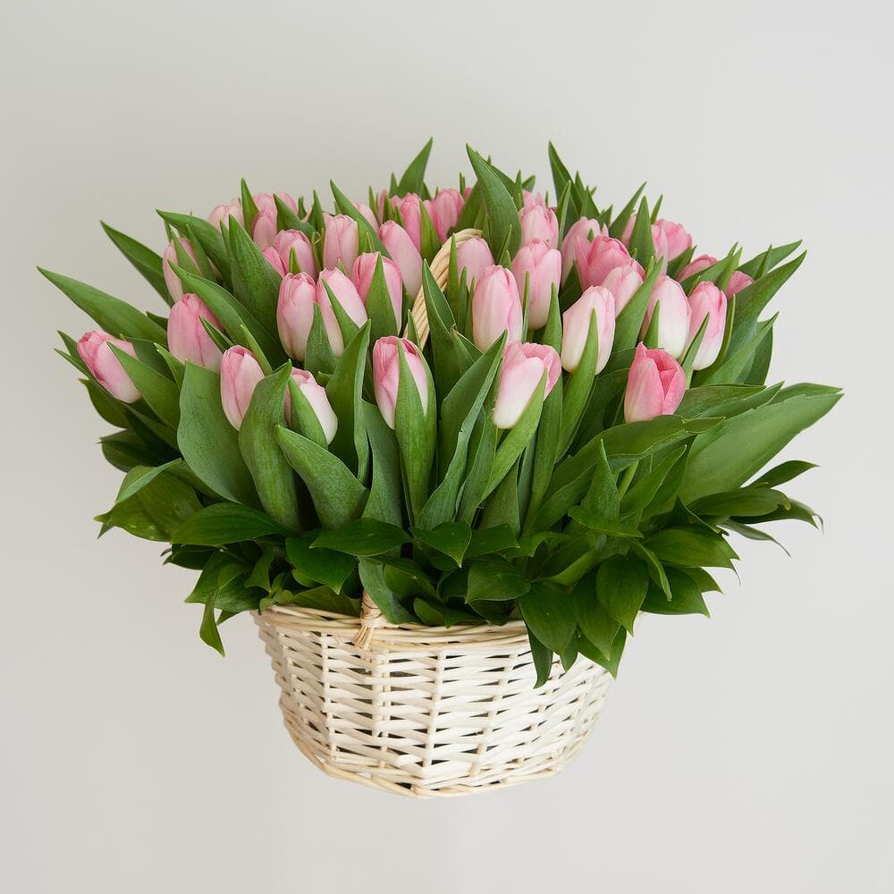 51 тюльпан в корзине — фото 4 — купить в Волгограде — фото 4