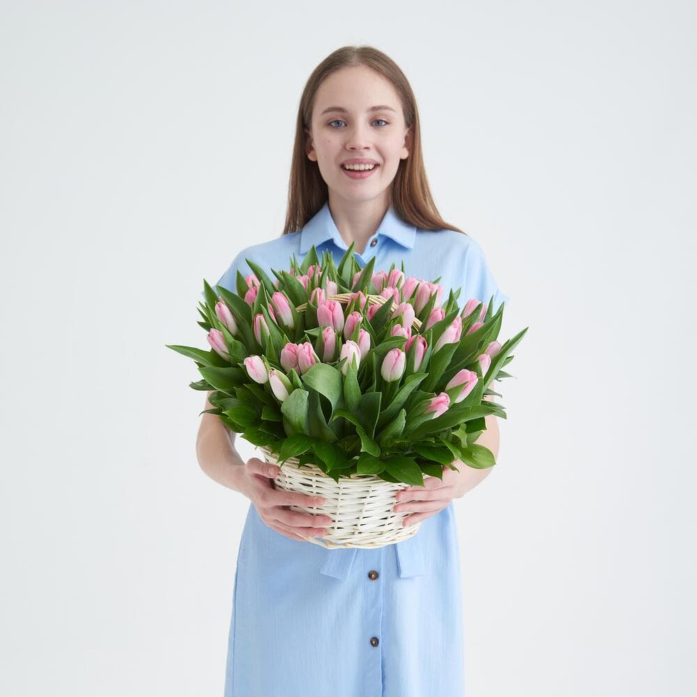 51 тюльпан в корзине — фото 5 — купить в Волгограде — фото 5