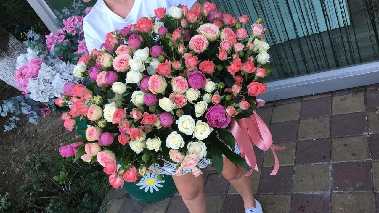 61 кустовая роза в корзине — купить в Краснодаре — фото 3