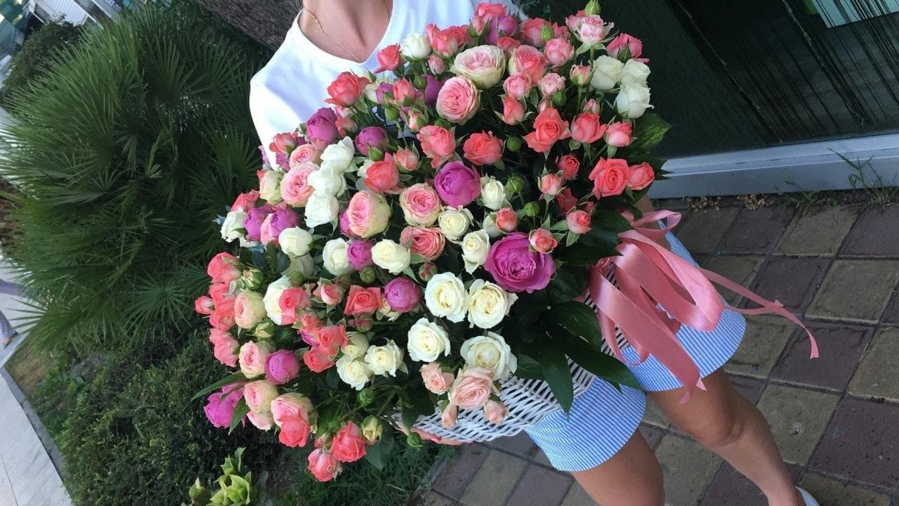 61 кустовая роза в корзине — купить в Краснодаре — фото 4