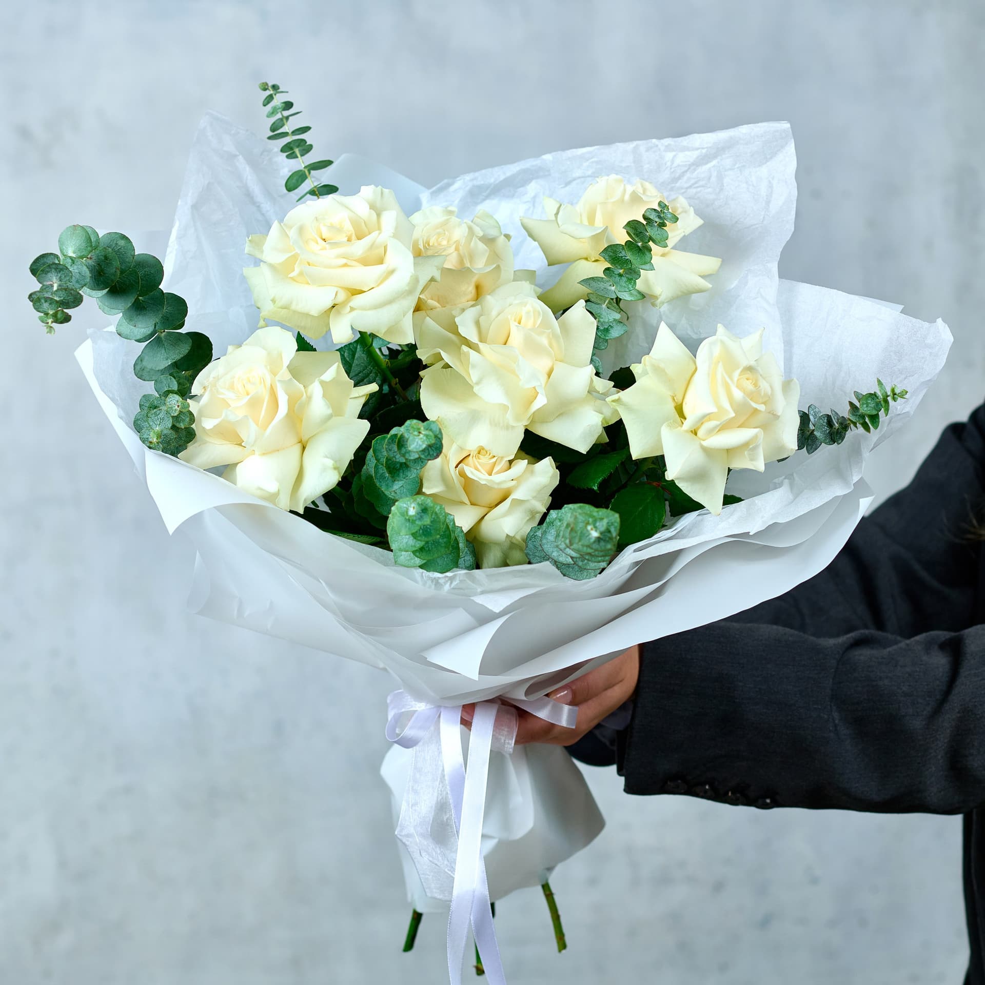 7 белых  французских роз — фото 2 — купить в Сочи — фото 2