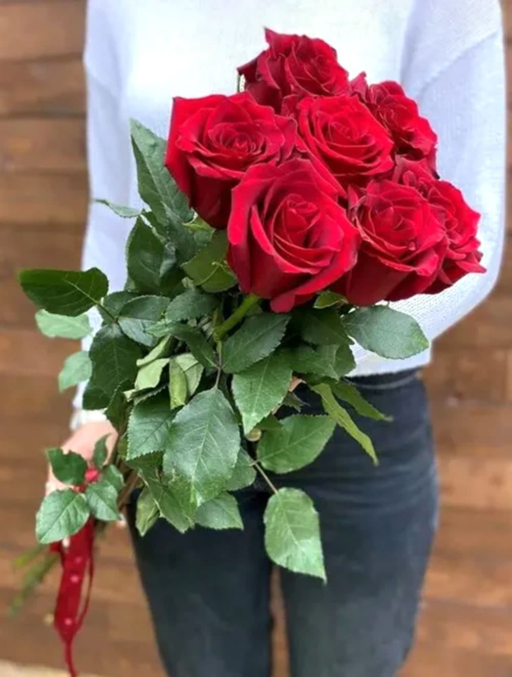 7 эквадорских роз 80 см (цвет на выбор) — купить в Сочи