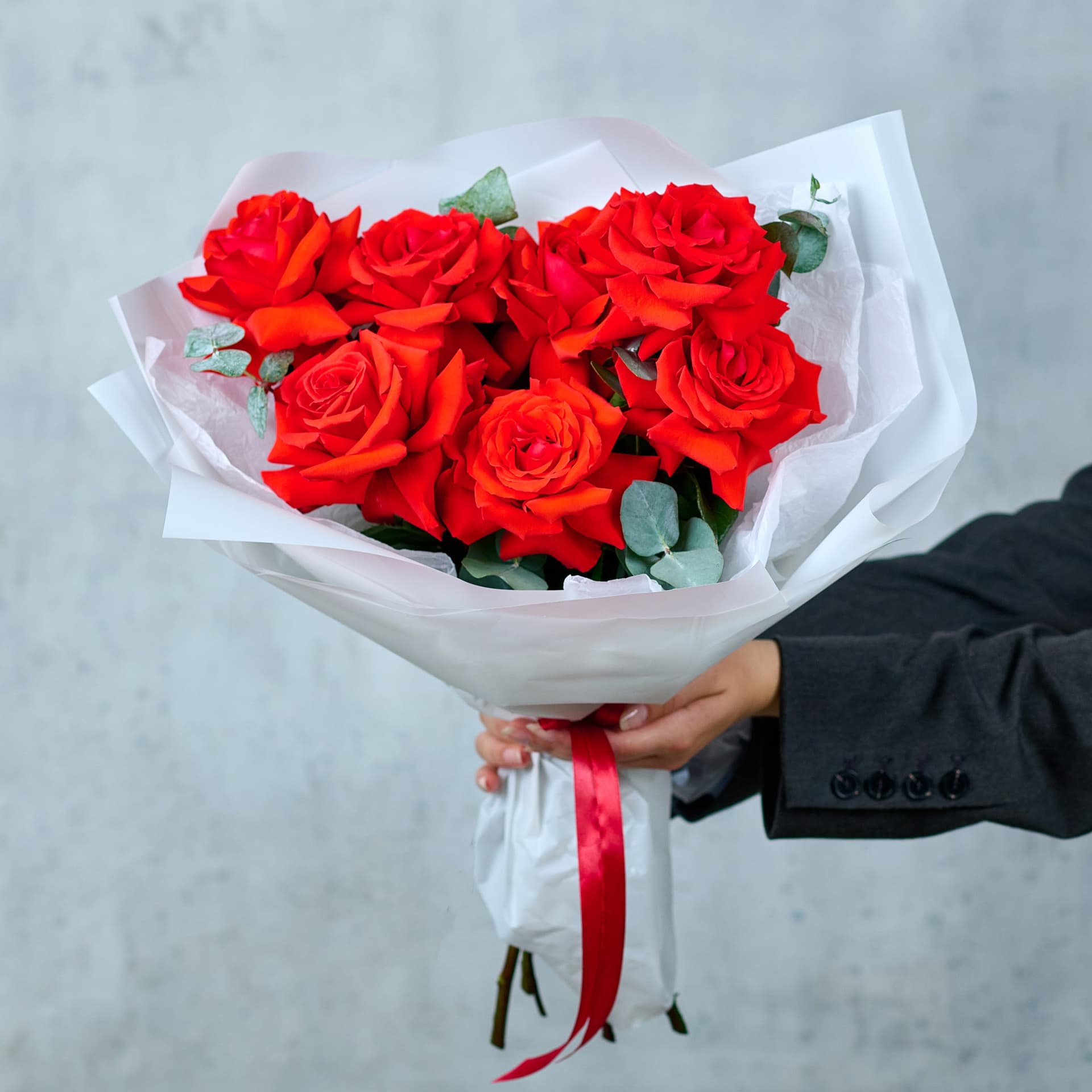 7 французских роз (цвет на выбор)