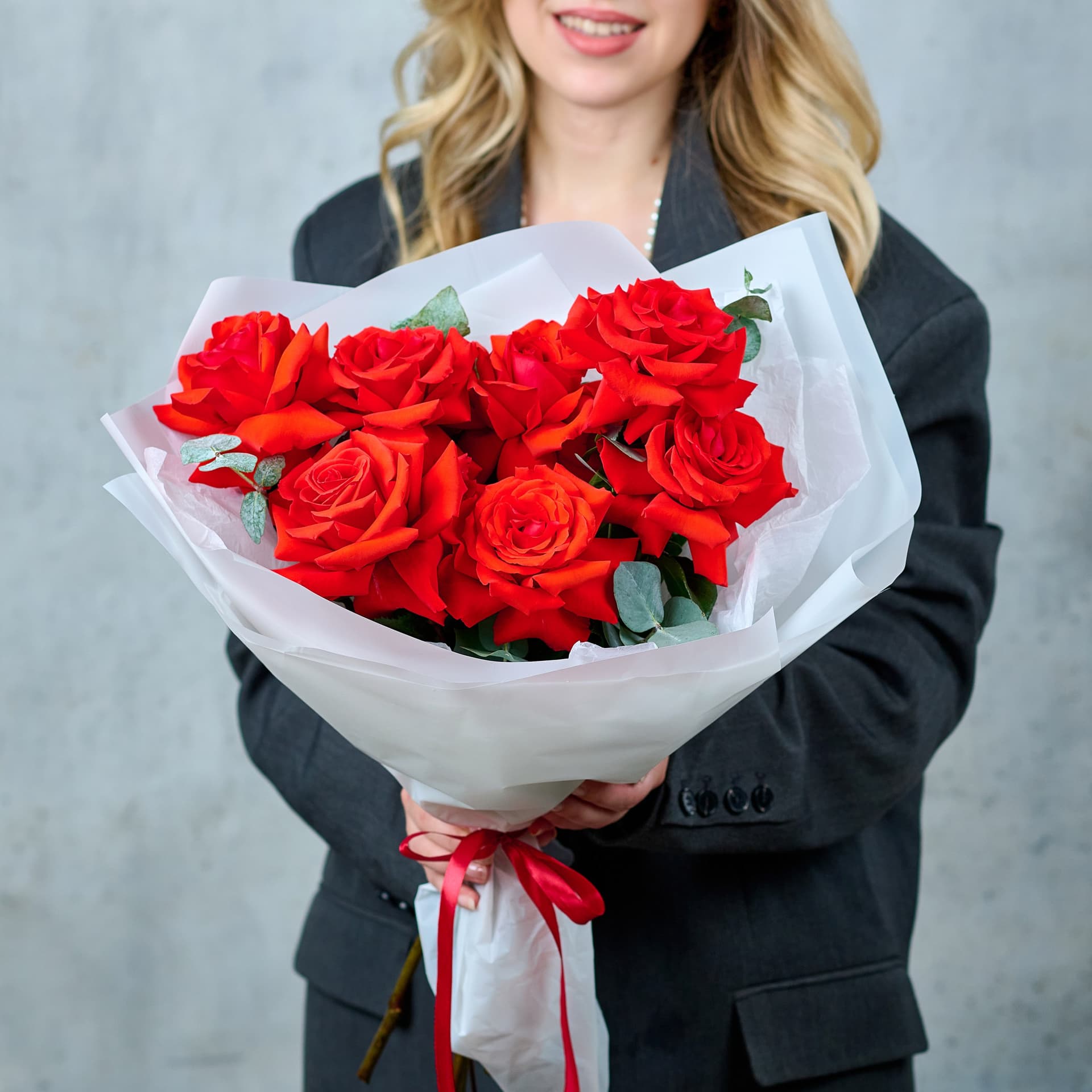 7 французских роз (цвет на выбор) — фото 2 — купить в Сочи — фото 2