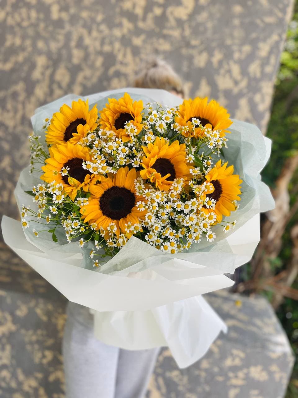 7 подсолнухов с ромашками — купить в Сочи