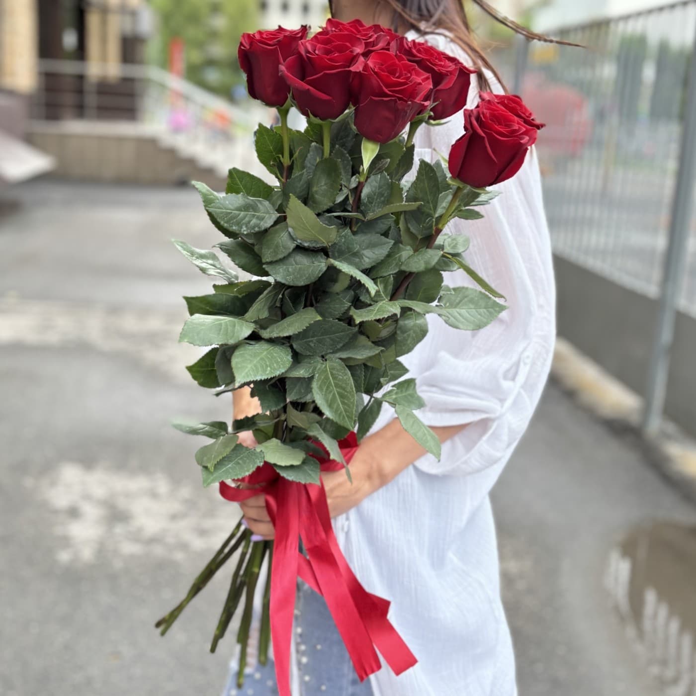 9 голландских роз 80 см (цвет на выбор) — фото 1 — купить в Краснодаре