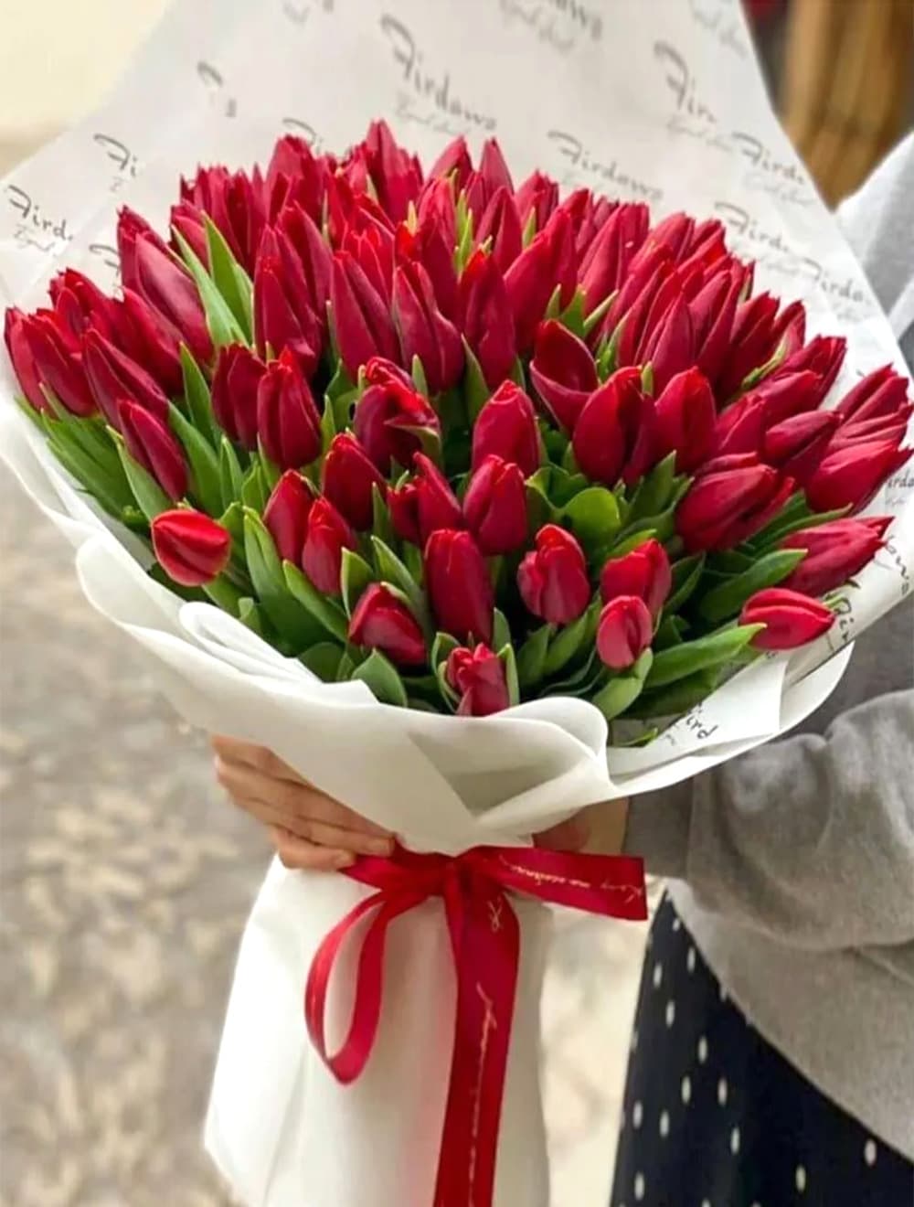 Букет из 101 красного тюльпана