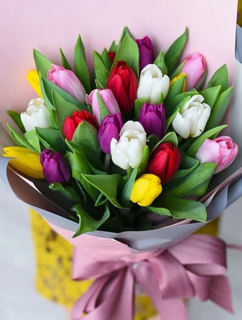 Букет из 21 тюльпана (цвет на выбор)