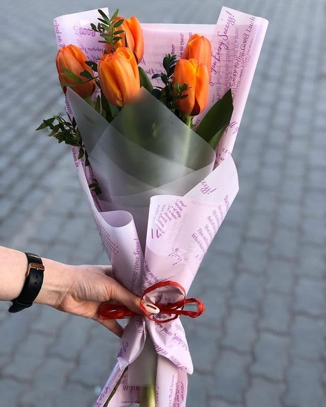 5 оранжевых тюльпанов — купить в Ростове-на-Дону