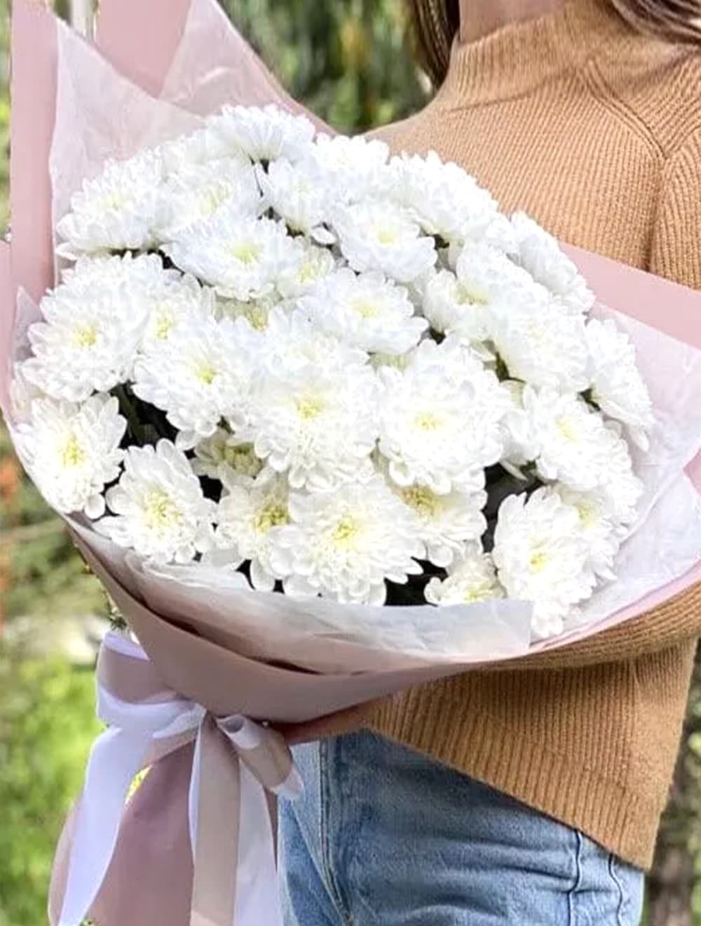 Букет 9 белых кустовых хризантем — купить в Сочи