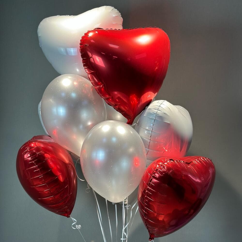 9 шаров «Love is»