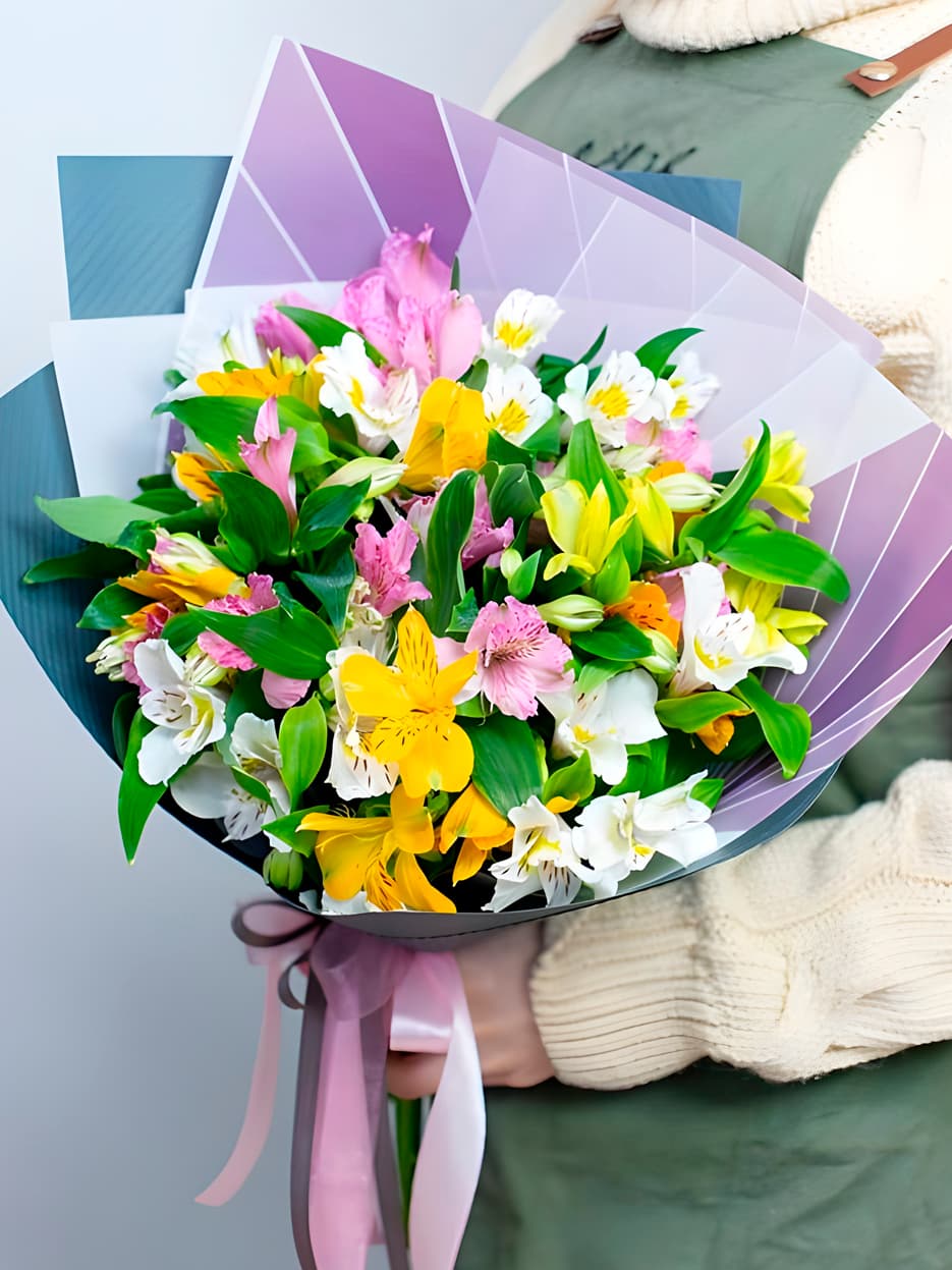 Букет из 11 альстромерий — купить в Краснодаре
