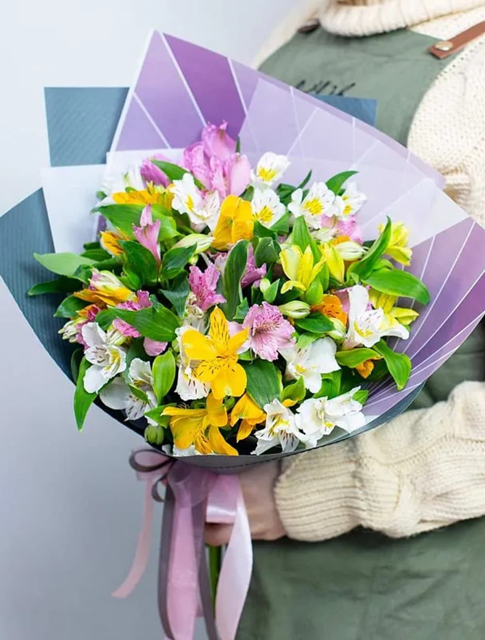 Букет из 11 альстромерий (цвет на выбор) — купить в Сочи