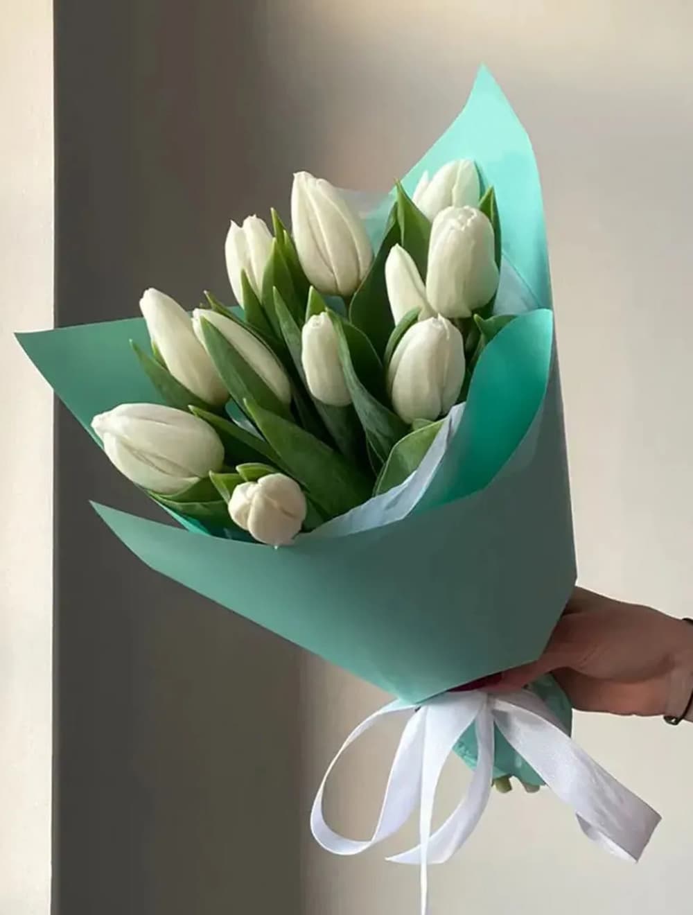 Букет из 11 белых тюльпанов