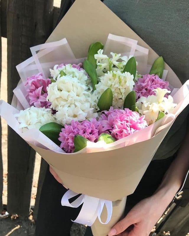 Букет из 11 гиацинтов — купить в Краснодаре