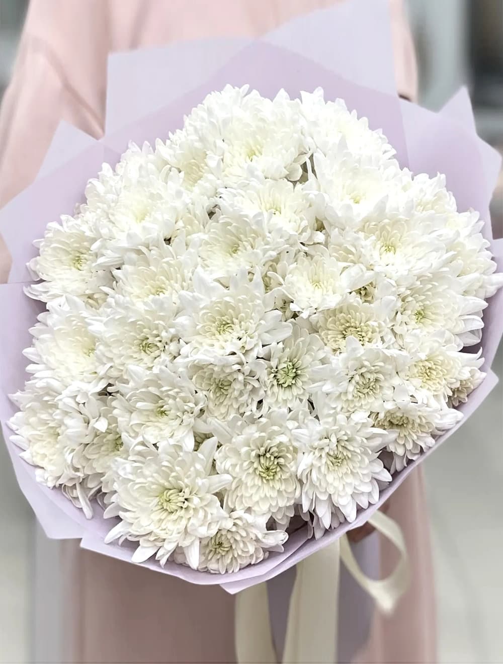 Букет из 11 кустовых белых хризантем — фото 1 — купить в Сочи