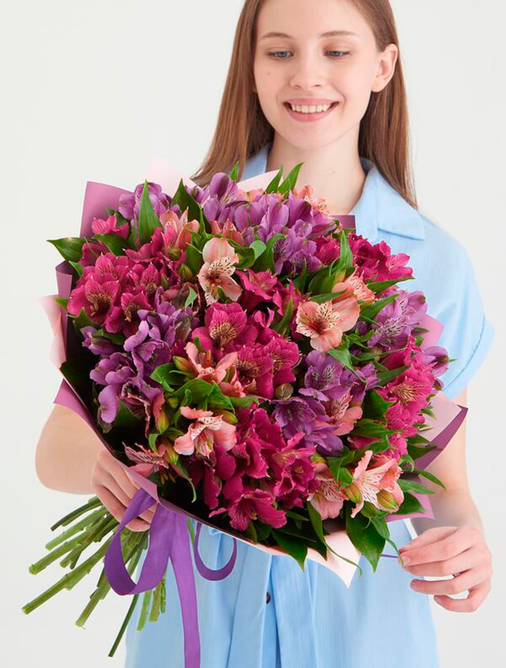 Букет из 15 лиловых альстромерий — фото 1 — купить в Сочи