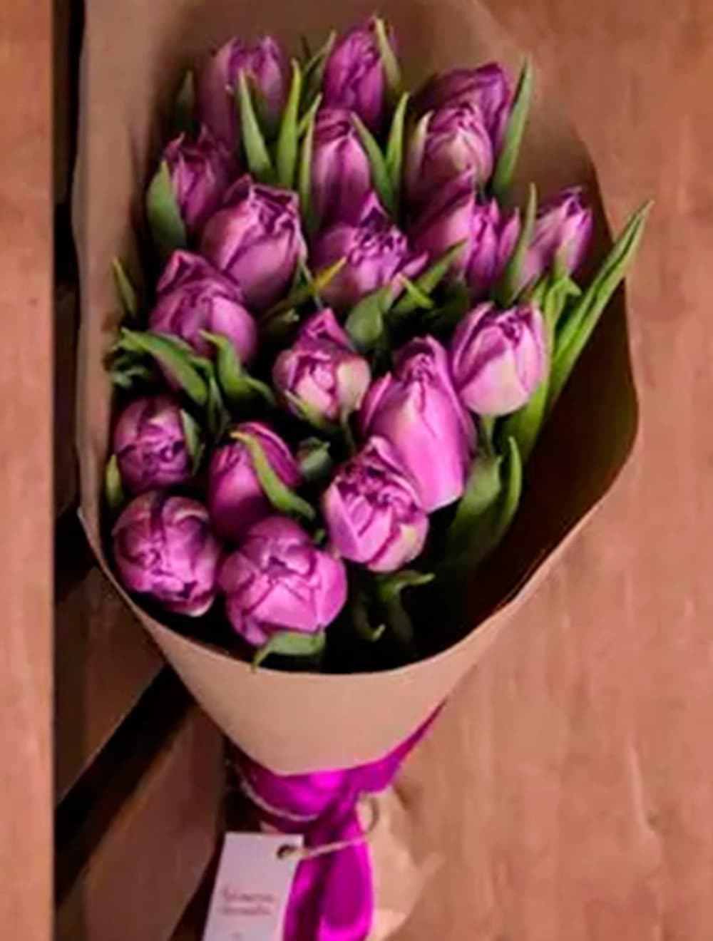 Букет из 19 тюльпанов "Liloo"