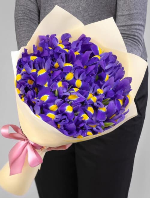 Букет из 21 ириса — купить в Сочи