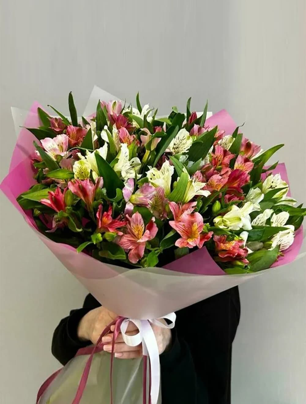 Букет из 25 альстромерий (цвет на выбор) — фото 1 — купить в Сочи